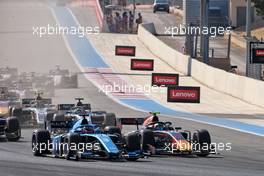 (L to R): Jack Doohan (AUS) Virtuosi Racing and Ayumu Iwasa (JPN) Dams at the start of the race. 24.07.2022. FIA Formula 2 Championship, Rd 9, Paul Ricard, France, Sunday.