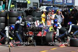 Cem Bolukbasi (TUR) Charouz Racing System makes a pit stop. 29.05.2022. FIA Formula 2 Championship, Rd 5, Monte Carlo, Monaco, Feature Race, Sunday.