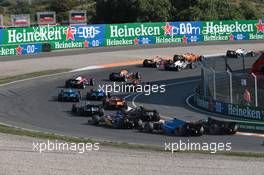 The start of the race. 03.09.2022. FIA Formula 2 Championship, Rd 12, Sprint Race, Zandvoort, Netherlands, Saturday.