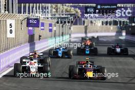 (L to R): Ralph Boschung (SUI) Campos Racing and Ayumu Iwasa (JPN) Dams battle for position. 26.03.2022. FIA Formula 2 Championship, Rd 2, Sprint Race, Jeddah, Saudi Arabia, Saturday.