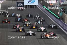Felipe Drugovich (BRA) MP Motorsport leads at the start of the race. 27.03.2022. FIA Formula 2 Championship, Rd 2, Feature Race, Jeddah, Saudi Arabia, Sunday.
