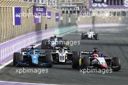 (L to R): Jack Doohan (AUS) Virtuosi Racing and Enzo Fittiapldi (BRA) Charouz Racing System battle for position. 27.03.2022. FIA Formula 2 Championship, Rd 2, Feature Race, Jeddah, Saudi Arabia, Sunday.