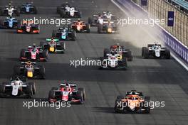 Felipe Drugovich (BRA) MP Motorsport leads at the start of the race. 27.03.2022. FIA Formula 2 Championship, Rd 2, Feature Race, Jeddah, Saudi Arabia, Sunday.