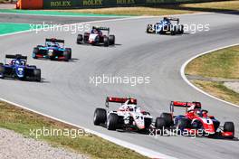 (L to R): Hunter Yeany (USA) Campos Racing and Oliver Rasmussen (DEN) Trident battle for position. 22.05.2022. FIA Formula 3 Championship, Rd 3, Barcelona, Spain, Sunday.