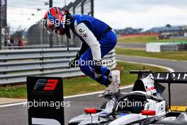 Second placed Victor Martins (FRA) ART in parc ferme. 02.07.2022. FIA Formula 3 Championship, Rd 4, Silverstone, England, Saturday.