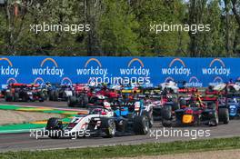 Victor Martins (FRA) ART at the start of the race. 23.04.2022. FIA Formula 3 Championship, Rd 2, Sprint Race, Imola, Italy, Saturday.