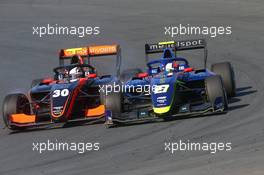 Rafael Villagomez (MEX) Van Amersfoort Racing and Brad Benavides (ESP) Carlin.  03.09.2022. FIA Formula 3 Championship, Rd 8, Sprint Race, Zandvoort, Netherlands, Saturday.