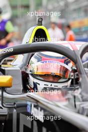 Jamie Chadwick (GBR) Jenner Racing on the grid. 02.10.2022. W Series, Rd 6, Marina Bay Street Circuit, Singapore, Race Day.