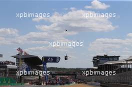 Grid atmosphere. 11.06.2022. FIA World Endurance Championship, Round 3, Le Mans 24 Hours Race, Le Mans, France, Saturday