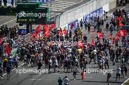 Fans invade the circuit for the podium at the end of the race. 12.06.2022. FIA World Endurance Championship, Round 3, Le Mans 24 Hours Race, Le Mans, France, Sunday
