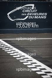 Circuit atmosphere - start / finish straight. 05.06.2022. FIA World Endurance Championship, Le Mans Test, Le Mans, France, Sunday.