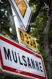 Circuit atmosphere - road signs. 05.06.2022. FIA World Endurance Championship, Le Mans Test, Le Mans, France, Sunday.