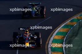 Max Verstappen (NLD), Red Bull Racing and Lewis Hamilton (GBR), Mercedes AMG F1   02.04.2023. Formula 1 World Championship, Rd 3, Australian Grand Prix, Albert Park, Melbourne, Australia, Race Day.
