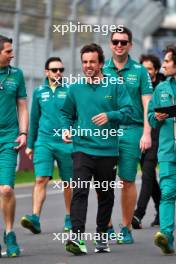 Fernando Alonso (ESP) Aston Martin F1 Team walks the circuit with the team. 29.03.2023. Formula 1 World Championship, Rd 3, Australian Grand Prix, Albert Park, Melbourne, Australia, Preparation Day.