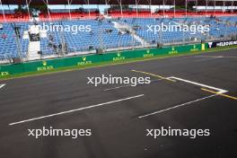 Circuit atmosphere - wider grid slots. 30.03.2023. Formula 1 World Championship, Rd 3, Australian Grand Prix, Albert Park, Melbourne, Australia, Preparation Day.