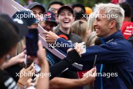Alexander Albon (THA) Williams Racing with fans. 30.03.2023. Formula 1 World Championship, Rd 3, Australian Grand Prix, Albert Park, Melbourne, Australia, Preparation Day.