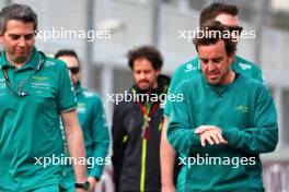 Fernando Alonso (ESP) Aston Martin F1 Team walks the circuit with the team. 29.03.2023. Formula 1 World Championship, Rd 3, Australian Grand Prix, Albert Park, Melbourne, Australia, Preparation Day.