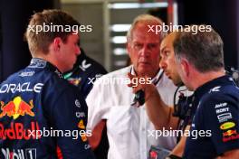 (L to R): Max Verstappen (NLD) Red Bull Racing with Dr Helmut Marko (AUT) Red Bull Motorsport Consultant; Gianpiero Lambiase (ITA) Red Bull Racing Engineer; and Christian Horner (GBR) Red Bull Racing Team Principal. 30.06.2023. Formula 1 World Championship, Rd 10, Austrian Grand Prix, Spielberg, Austria, Qualifying Day.