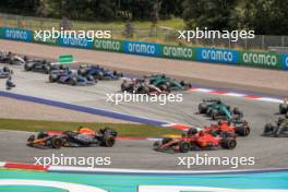Max Verstappen (NLD) Red Bull Racing RB19 leads at the start of the race. 02.07.2023. Formula 1 World Championship, Rd 10, Austrian Grand Prix, Spielberg, Austria, Race Day.