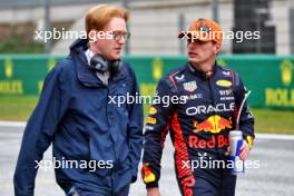 (L to R): Tom Wood (GBR) FIA Media Delegate with Max Verstappen (NLD) Red Bull Racing in parc ferme. 01.07.2023. Formula 1 World Championship, Rd 10, Austrian Grand Prix, Spielberg, Austria, Sprint Day.