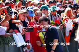 Yuki Tsunoda (JPN) AlphaTauri with fans. 02.07.2023. Formula 1 World Championship, Rd 10, Austrian Grand Prix, Spielberg, Austria, Race Day.