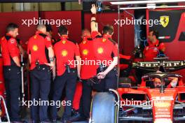 Ferrari mechanics. 29.06.2023. Formula 1 World Championship, Rd 10, Austrian Grand Prix, Spielberg, Austria, Preparation Day.