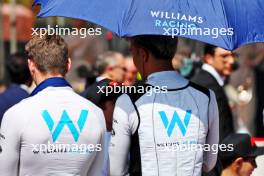 (L to R): Logan Sargeant (USA) Williams Racing and Alexander Albon (THA) Williams Racing on the grid. 30.04.2023. Formula 1 World Championship, Rd 4, Azerbaijan Grand Prix, Baku Street Circuit, Azerbaijan, Race Day.