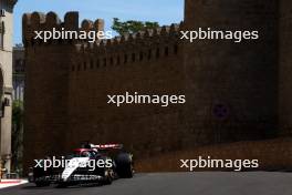 Nyck de Vries (NLD) AlphaTauri AT04. 29.04.2023. Formula 1 World Championship, Rd 4, Azerbaijan Grand Prix, Baku Street Circuit, Azerbaijan, Sprint Day.
