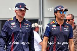 (L to R): Max Verstappen (NLD) Red Bull Racing and Sergio Perez (MEX) Red Bull Racing on the drivers' parade. 30.04.2023. Formula 1 World Championship, Rd 4, Azerbaijan Grand Prix, Baku Street Circuit, Azerbaijan, Race Day.