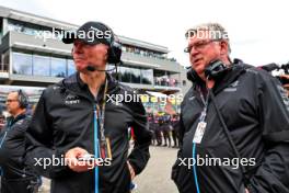 (L to R): Alan Permane (GBR) Alpine F1 Team Trackside Operations Director with Otmar Szafnauer (USA) Alpine F1 Team, Team Principal on the grid. 30.07.2023. Formula 1 World Championship, Rd 13, Belgian Grand Prix, Spa Francorchamps, Belgium, Race Day.