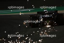 Yuki Tsunoda (JPN) AlphaTauri AT04 sends sparks flying. 03.03.2023. Formula 1 World Championship, Rd 1, Bahrain Grand Prix, Sakhir, Bahrain, Practice Day