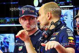 Max Verstappen (NLD) Red Bull Racing with Gianpiero Lambiase (ITA) Red Bull Racing Engineer. 03.03.2023. Formula 1 World Championship, Rd 1, Bahrain Grand Prix, Sakhir, Bahrain, Practice Day