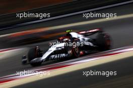 Yuki Tsunoda (JPN) AlphaTauri AT04. 03.03.2023. Formula 1 World Championship, Rd 1, Bahrain Grand Prix, Sakhir, Bahrain, Practice Day