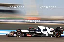 Yuki Tsunoda (JPN) AlphaTauri AT04. 03.03.2023. Formula 1 World Championship, Rd 1, Bahrain Grand Prix, Sakhir, Bahrain, Practice Day