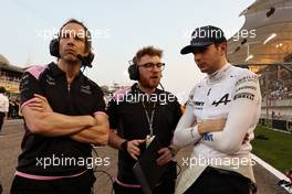 (L to R): Ciaron Pilbeam (GBR) Alpine F1 Team Chief Race Engineer with Josh Peckett (GBR) Alpine F1 Team Race Engineer and Esteban Ocon (FRA) Alpine F1 Team on the grid. 05.03.2023. Formula 1 World Championship, Rd 1, Bahrain Grand Prix, Sakhir, Bahrain, Race Day.