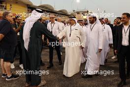 (L to R): Stefano Domenicali (ITA) Formula One President and CEO with Crown Prince Shaikh Salman bin Isa Hamad Al Khalifa (BRN) and Mohammed Bin Sulayem (UAE) FIA President on the grid. 05.03.2023. Formula 1 World Championship, Rd 1, Bahrain Grand Prix, Sakhir, Bahrain, Race Day.
