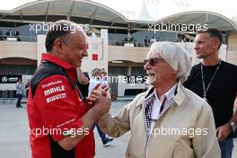(L to R): Frederic Vasseur (FRA) Ferrari Team Principal with Bernie Ecclestone (GBR) on the grid. 05.03.2023. Formula 1 World Championship, Rd 1, Bahrain Grand Prix, Sakhir, Bahrain, Race Day.