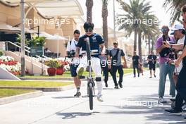 Yuki Tsunoda (JPN) AlphaTauri on a BMX bike. 04.03.2023. Formula 1 World Championship, Rd 1, Bahrain Grand Prix, Sakhir, Bahrain, Qualifying Day.