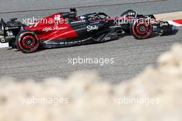 Valtteri Bottas (FIN) Alfa Romeo F1 Team C43. 04.03.2023. Formula 1 World Championship, Rd 1, Bahrain Grand Prix, Sakhir, Bahrain, Qualifying Day.