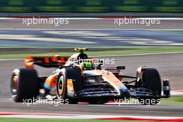 Lando Norris (GBR) McLaren MCL60. 04.03.2023. Formula 1 World Championship, Rd 1, Bahrain Grand Prix, Sakhir, Bahrain, Qualifying Day.