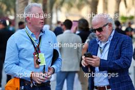 David Richards (GBR) CEO Prodrive (Right). 05.03.2023. Formula 1 World Championship, Rd 1, Bahrain Grand Prix, Sakhir, Bahrain, Race Day.