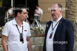 (L to R): Liam Parker (GBR) Director of Communications and Corporate Relations with Robert Reid (GBR) FIA Deputy President for Sport. 05.03.2023. Formula 1 World Championship, Rd 1, Bahrain Grand Prix, Sakhir, Bahrain, Race Day.
