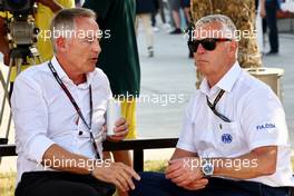 (L to R): Martin Whitmarsh (GBR) Aston Martin F1 Team Group Chief Executive Officer with Derek Warwick (GBR) FIA Steward. 05.03.2023. Formula 1 World Championship, Rd 1, Bahrain Grand Prix, Sakhir, Bahrain, Race Day.