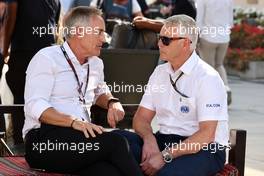 (L to R): Martin Whitmarsh (GBR) Aston Martin F1 Team Group Chief Executive Officer with Derek Warwick (GBR) FIA Steward. 05.03.2023. Formula 1 World Championship, Rd 1, Bahrain Grand Prix, Sakhir, Bahrain, Race Day.