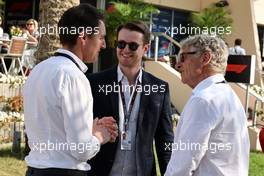 (L to R): Tom Clarkson (GBR) Journalist with Carsten Tilke (GER) Circuit Designer and Hermann Tilke (GER) Circuit Designer. 05.03.2023. Formula 1 World Championship, Rd 1, Bahrain Grand Prix, Sakhir, Bahrain, Race Day.