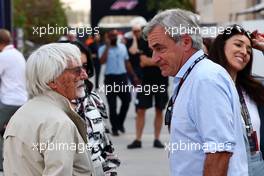 (L to R): Bernie Ecclestone (GBR) with Carlos Sainz (ESP). 05.03.2023. Formula 1 World Championship, Rd 1, Bahrain Grand Prix, Sakhir, Bahrain, Race Day.