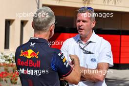 Niels Wittich (GER) FIA F1 Race Director with Jonathan Wheatley (GBR) Red Bull Racing Team Manager. 02.03.2023. Formula 1 World Championship, Rd 1, Bahrain Grand Prix, Sakhir, Bahrain, Preparation Day.