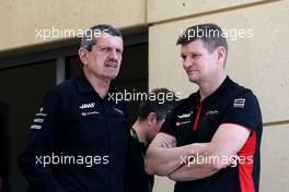 (L to R): Guenther Steiner (ITA) Haas F1 Team Prinicipal with Thomas Jorgensen (DEN) Haas F1 Team Personal Trainer. 02.03.2023. Formula 1 World Championship, Rd 1, Bahrain Grand Prix, Sakhir, Bahrain, Preparation Day.