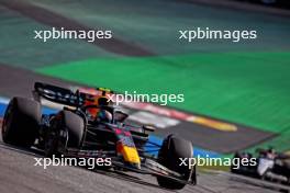 Sergio Perez (MEX) Red Bull Racing RB19. 05.11.2023. Formula 1 World Championship, Rd 21, Brazilian Grand Prix, Sao Paulo, Brazil, Race Day.
