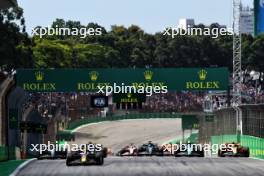 Max Verstappen (NLD) Red Bull Racing RB19 leads at the start of the race. 05.11.2023. Formula 1 World Championship, Rd 21, Brazilian Grand Prix, Sao Paulo, Brazil, Race Day.